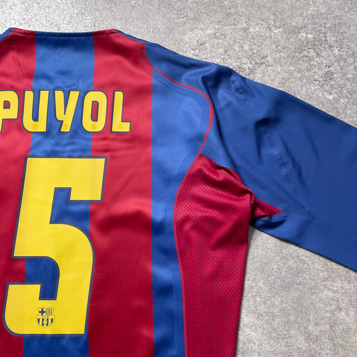 【正規選手支給品2004-2005 NIKE Barcelona home L/S PUYOL #5】
