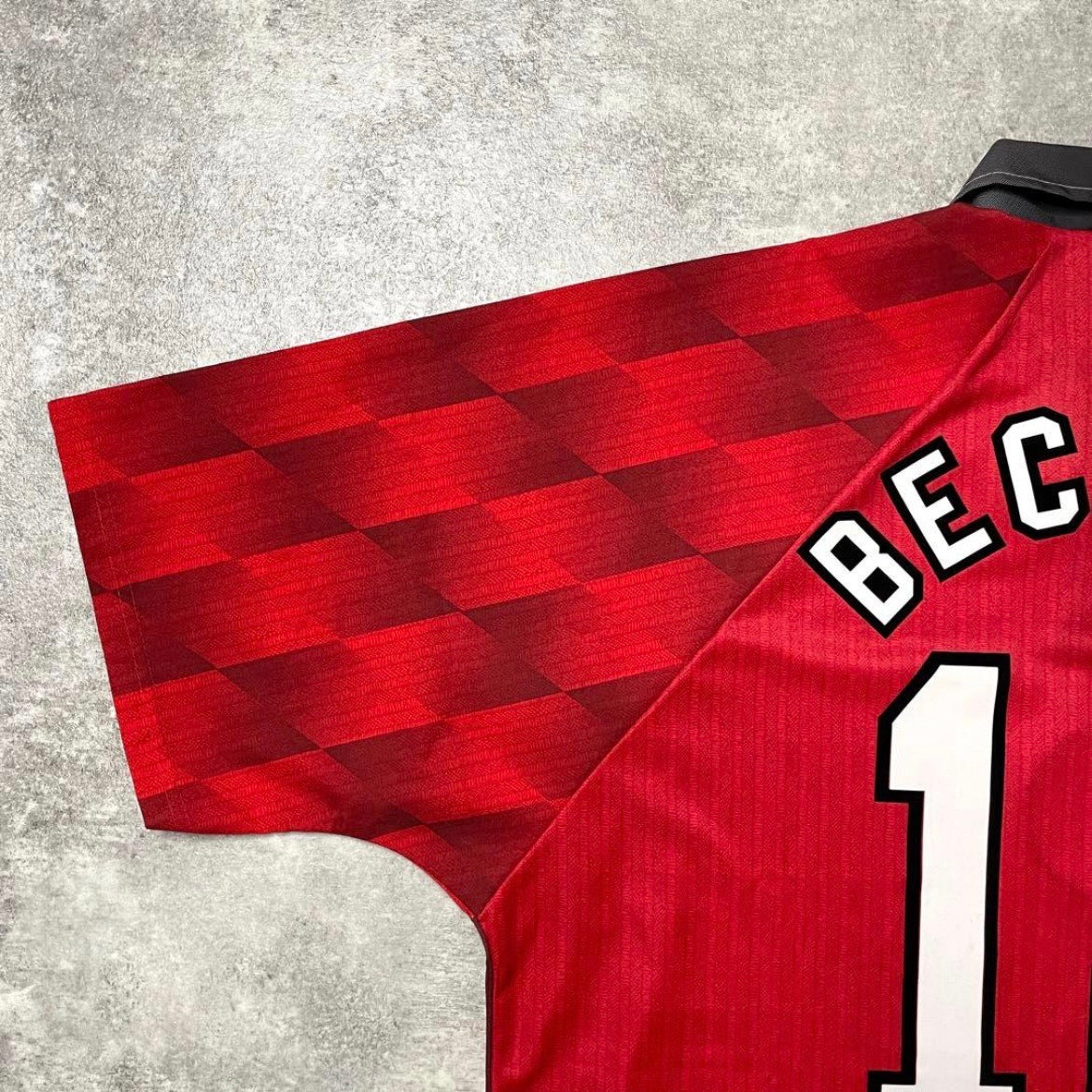 【正規品1996-1998 UMBRO Manchester United Home Beckham #10