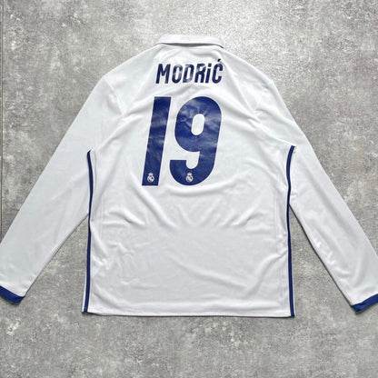 【正規品2016-2017 adidas Real Madrid home L/S MODRIC #19】