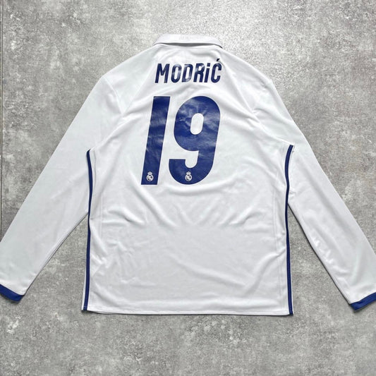 【正規品2016-2017 adidas Real Madrid home L/S MODRIC #19】