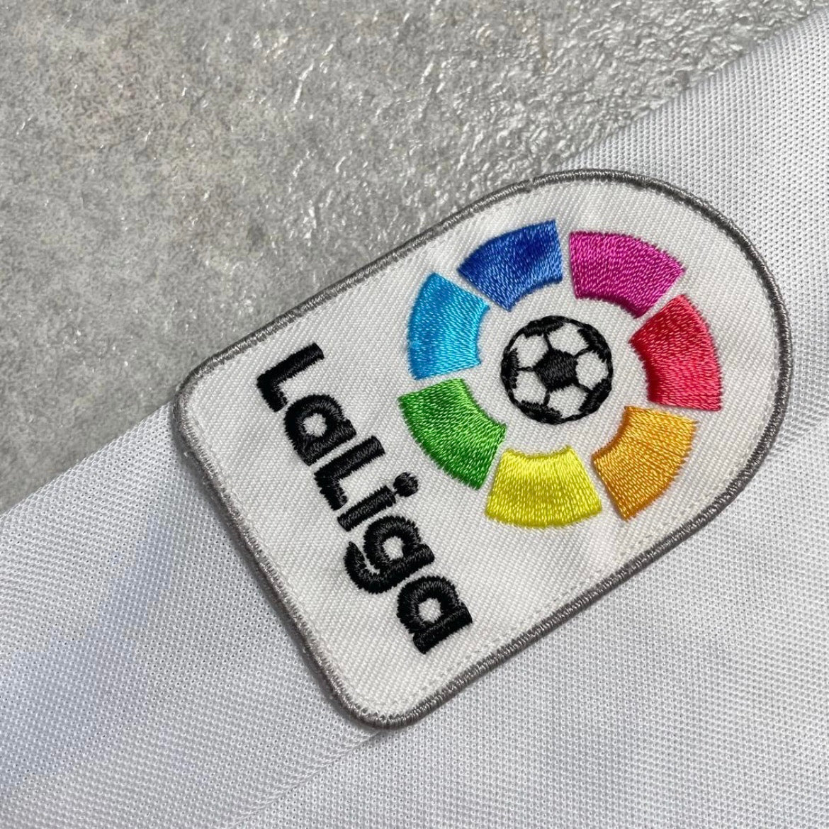 【正規品2016-2017 adidas Real Madrid home L/S MODRIC #19】