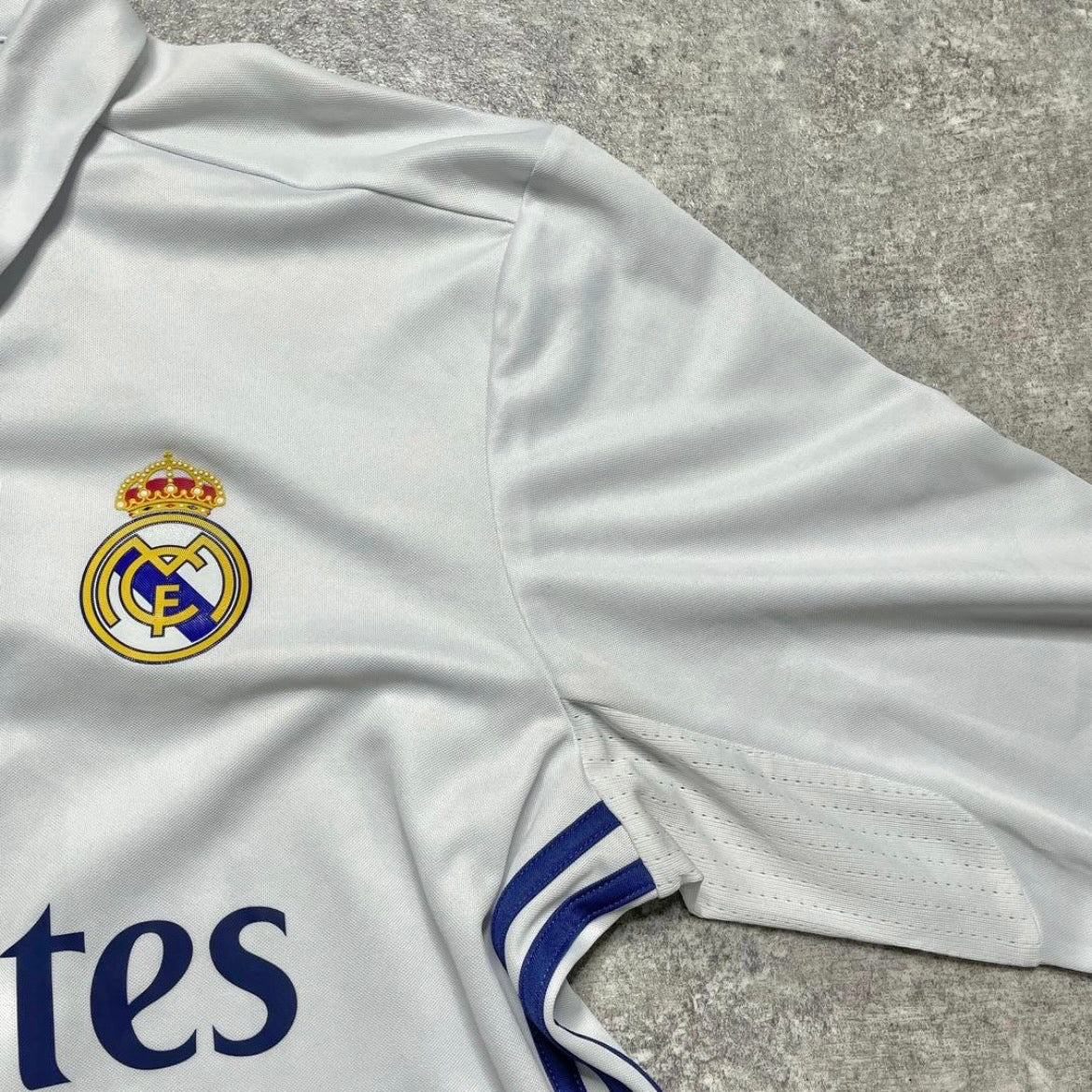 【正規品2016-2017 adidas Real Madrid home L/S MODRIC #19】