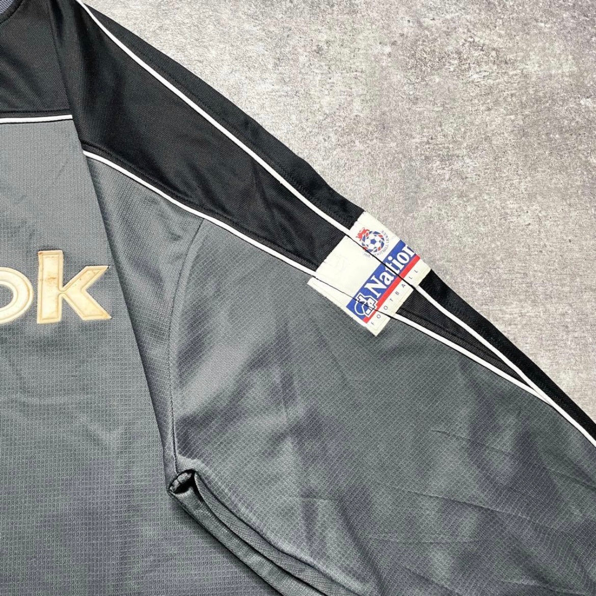 【正規選手支給実使用品2000-2001 Reebok Bolton Wanderers GK away L/S Banks #1】