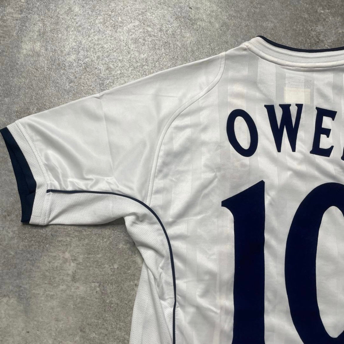 【正規品2001-2003 UMBRO England Home OWEN #10】