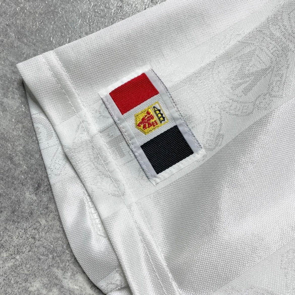 【正規品1997-1999 UMBRO Manchester United Away Shirt #9】