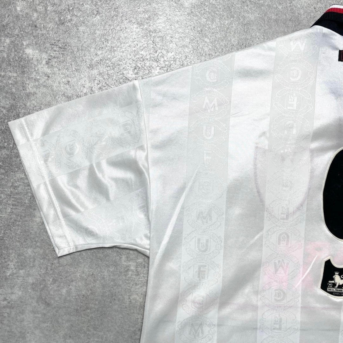 【正規品1997-1999 UMBRO Manchester United Away Shirt #9】