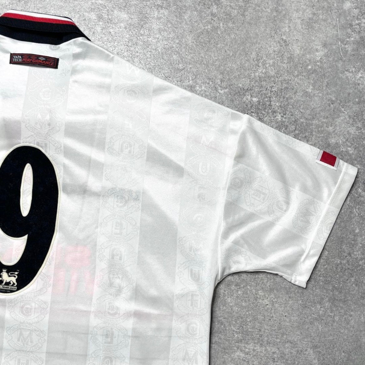 【正規品1997-1999 UMBRO Manchester United Away Shirt #9】
