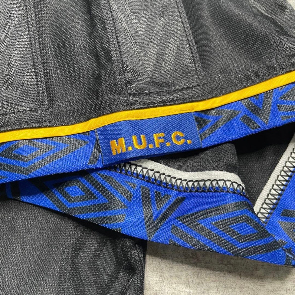 【正規品1993-1995 UMBRO Manchester United away CANTONA #7】