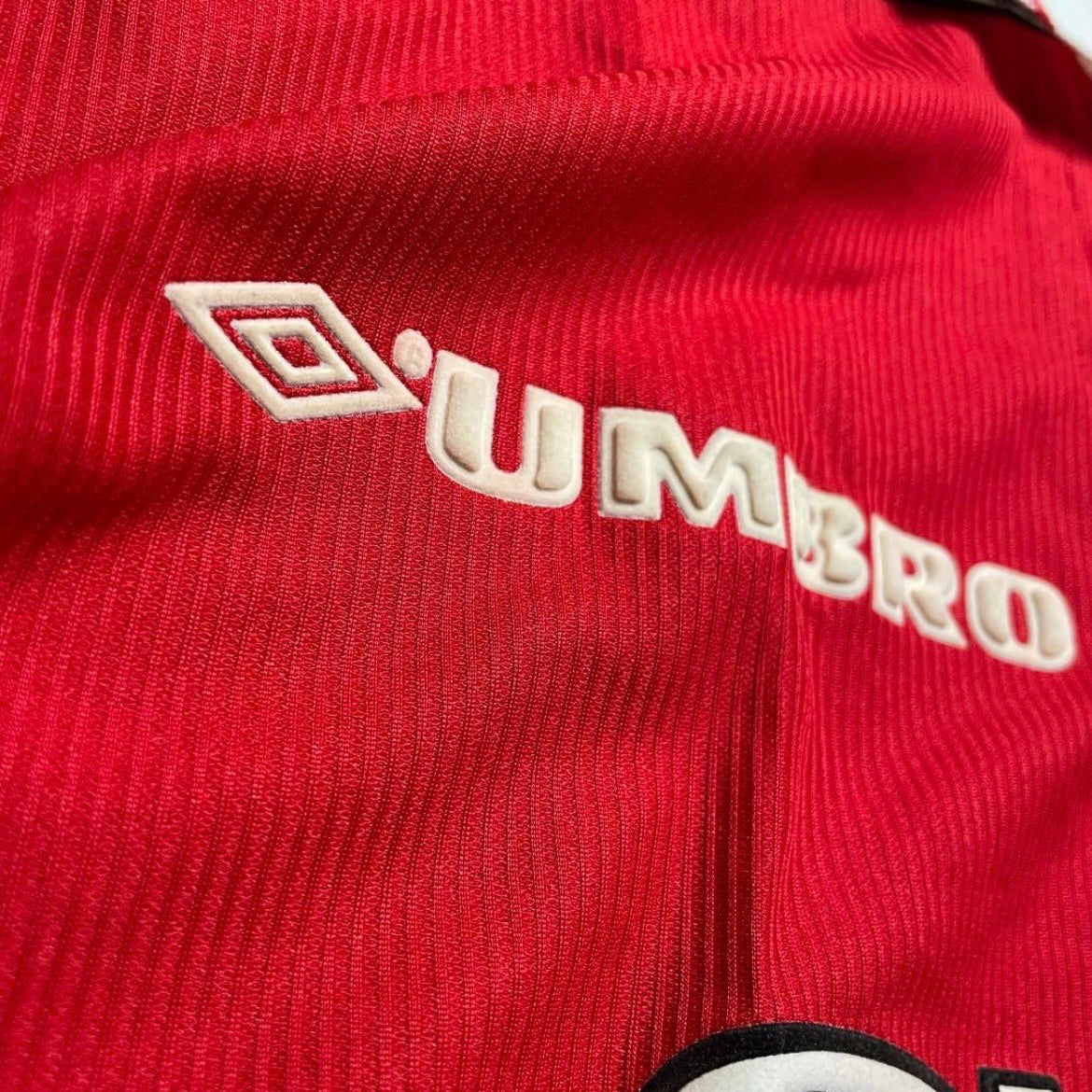 【正規品1998-2000 UMBRO Manchester United home Beckham #7】