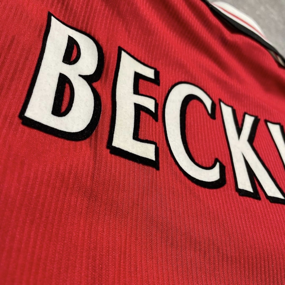 【正規品1998-2000 UMBRO Manchester United home Beckham #7】