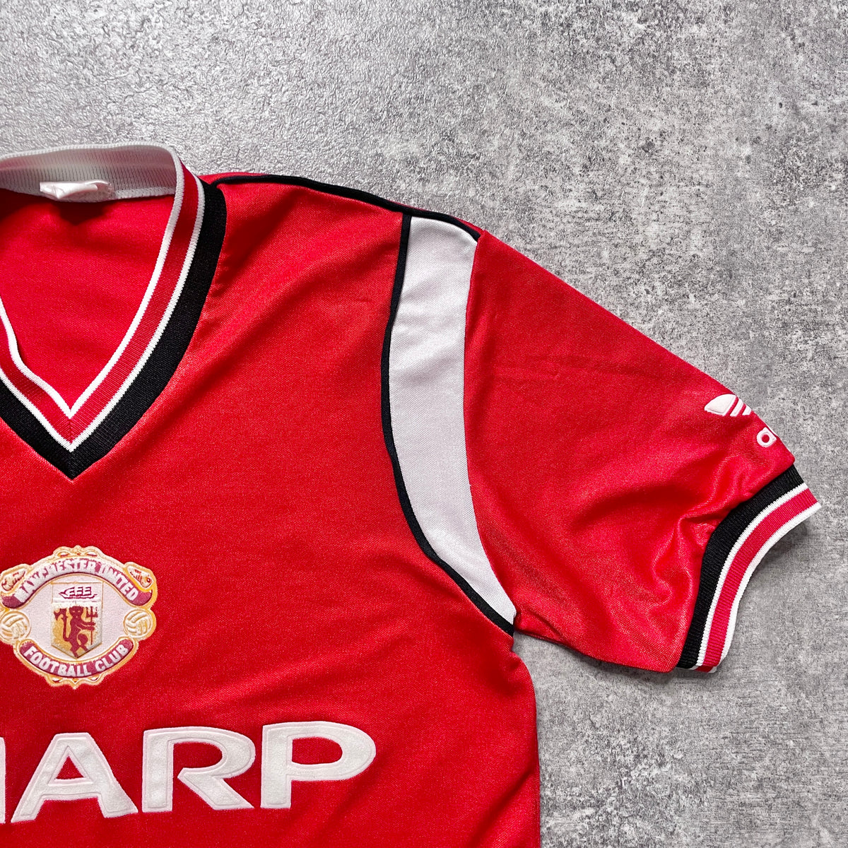 【正規品1984-1986 adidas Manchester United home shirt】