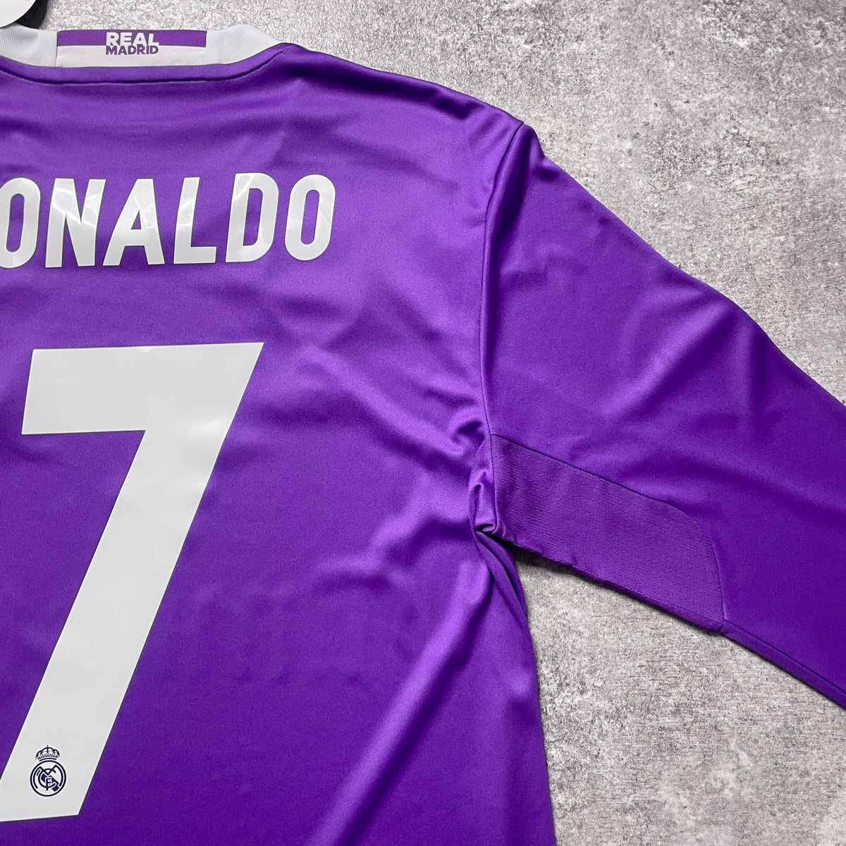 【BNWT正規品2016-2017 adidas Real Madrid away UCL Final RONALDO #7】
