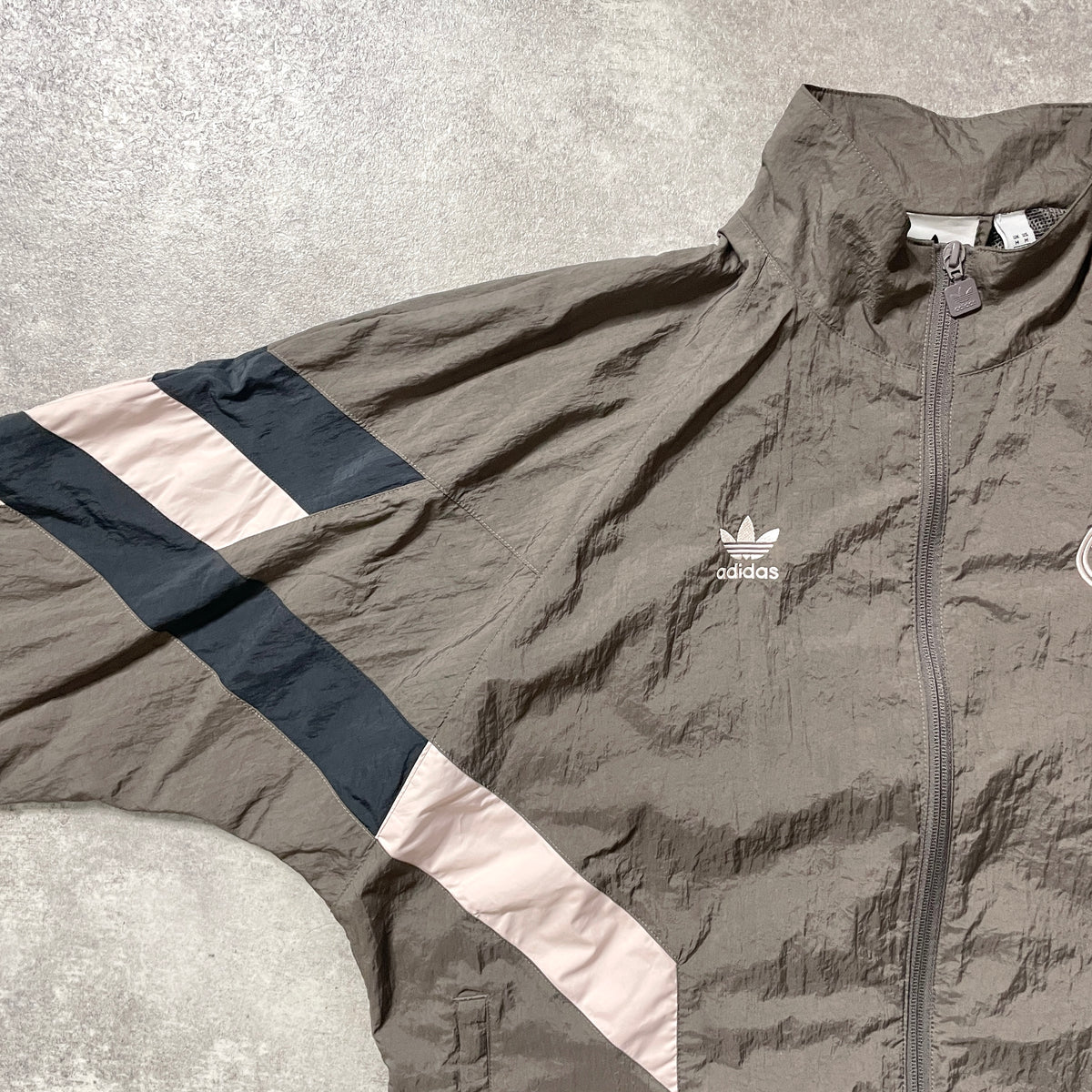 【正規品2024-2025 adidas Real Madrid truck jacket】