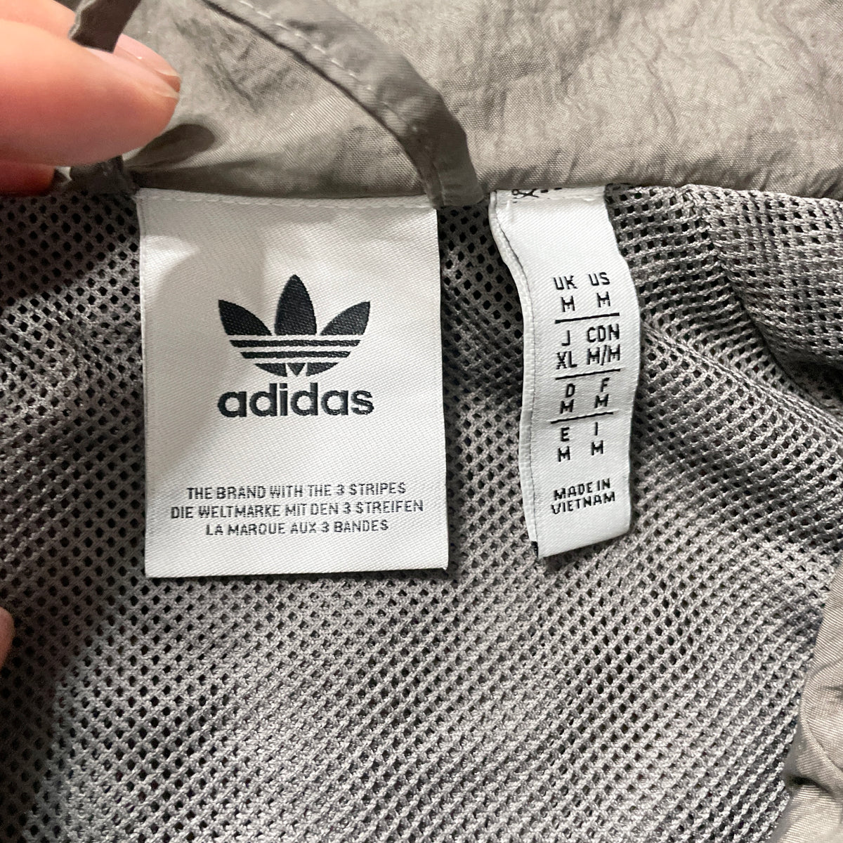 【正規品2024-2025 adidas Real Madrid truck jacket】