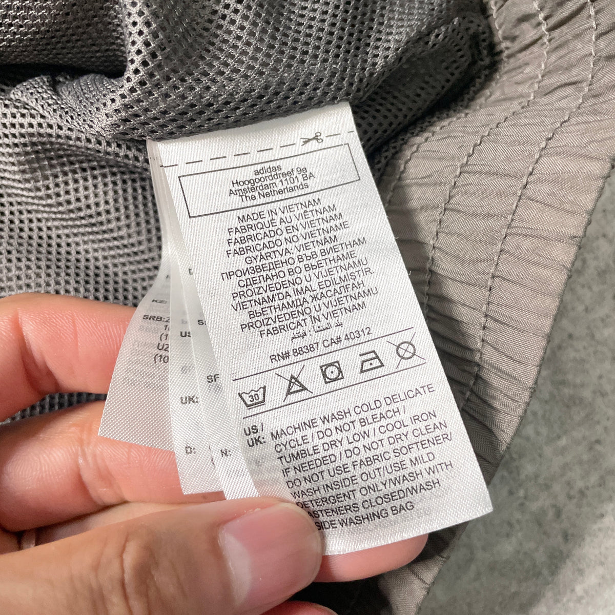 【正規品2024-2025 adidas Real Madrid truck jacket】