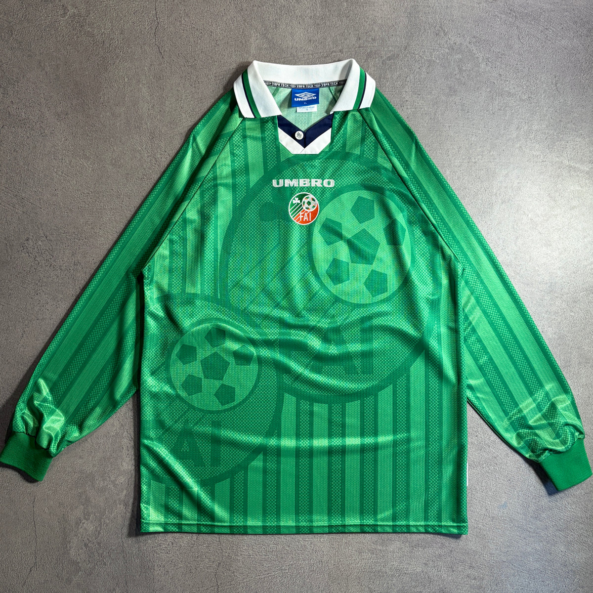 【正規選手支給品1998-2000 Umbro Ireland home L/S #8】