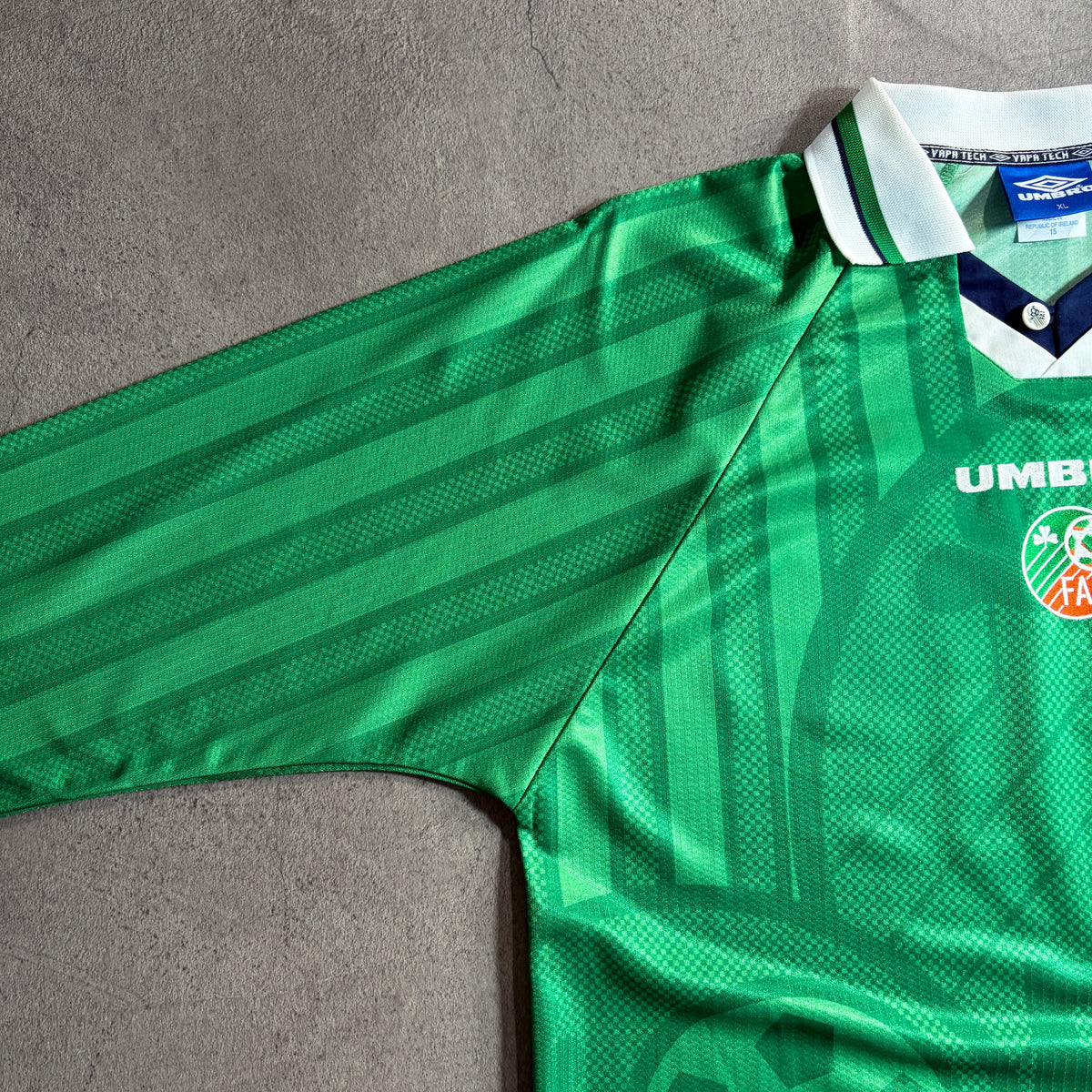 【正規選手支給品1998-2000 Umbro Ireland home L/S #8】