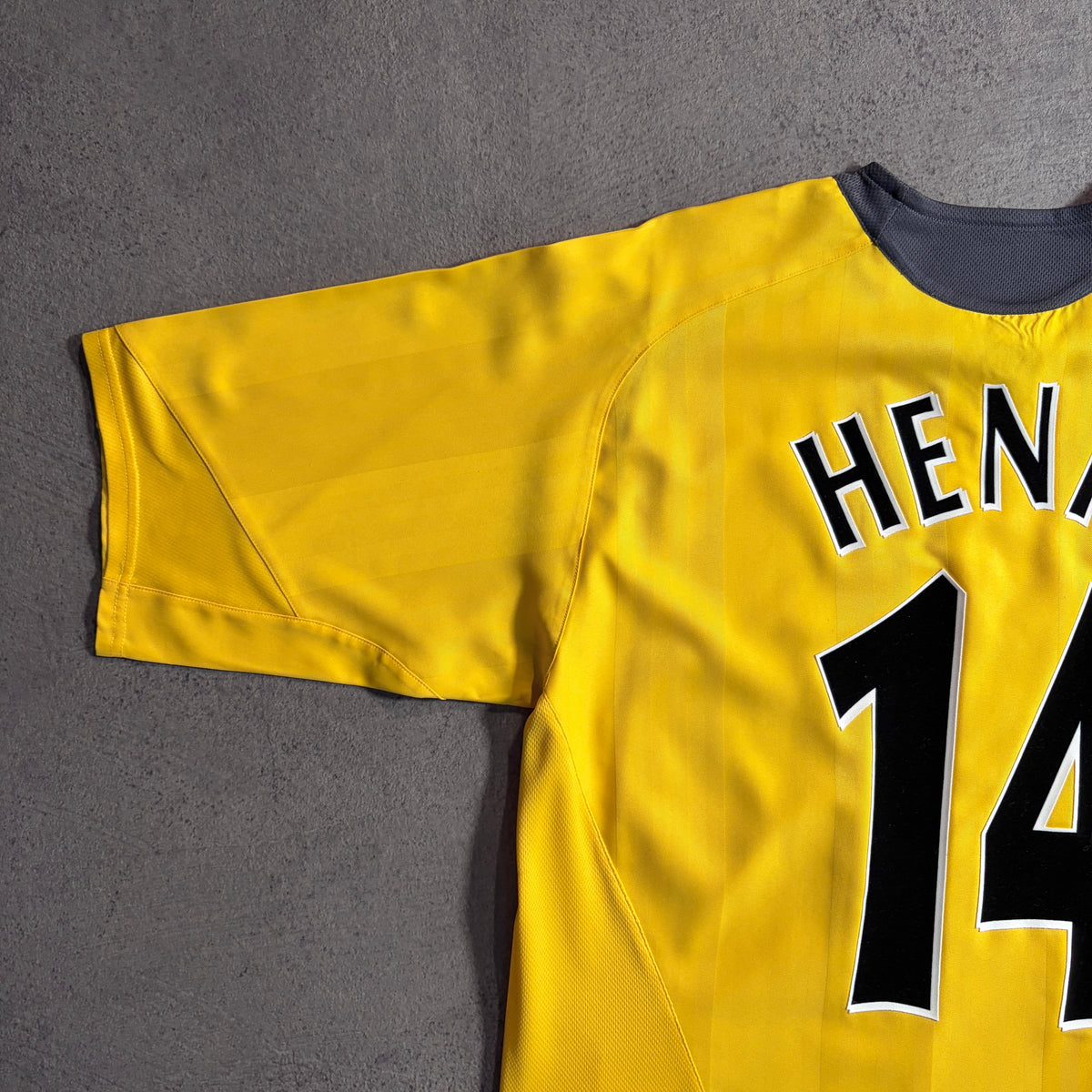 【正規品2005-2006 NIKE Arsenal away HENRY #14】