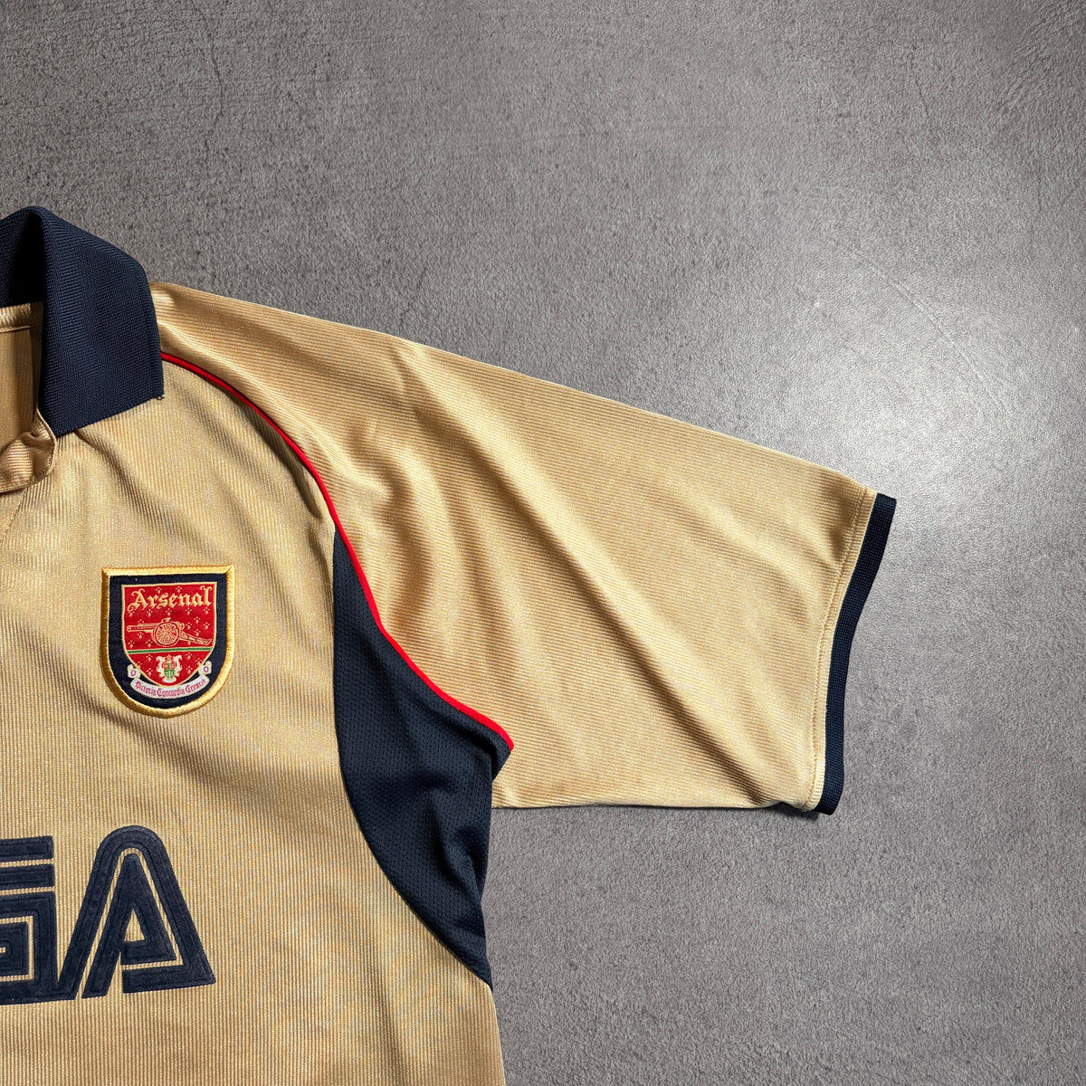 【正規品2001-2002 NIKE Arsenal away BERGKAMP #10】
