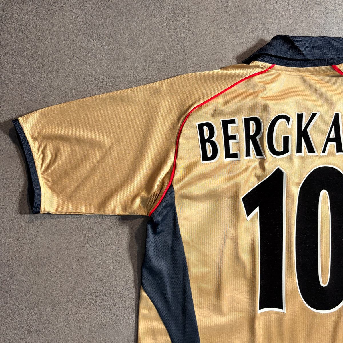 【正規品2001-2002 NIKE Arsenal away BERGKAMP #10】