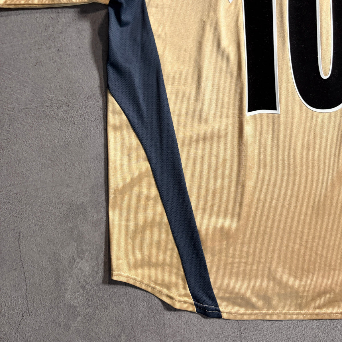 【正規品2001-2002 NIKE Arsenal away BERGKAMP #10】