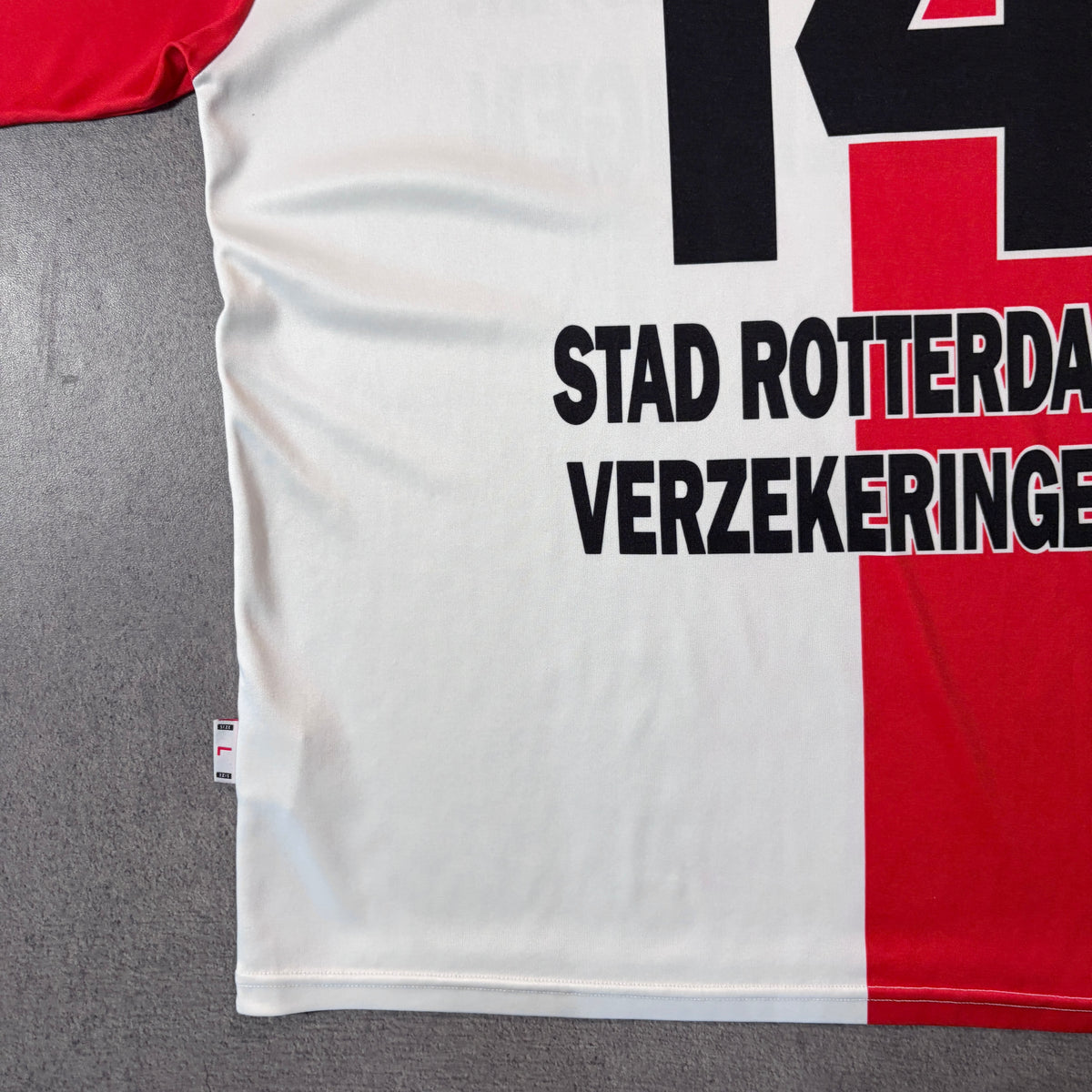 【正規品2001-2002 Feyenoord home ONO #14】