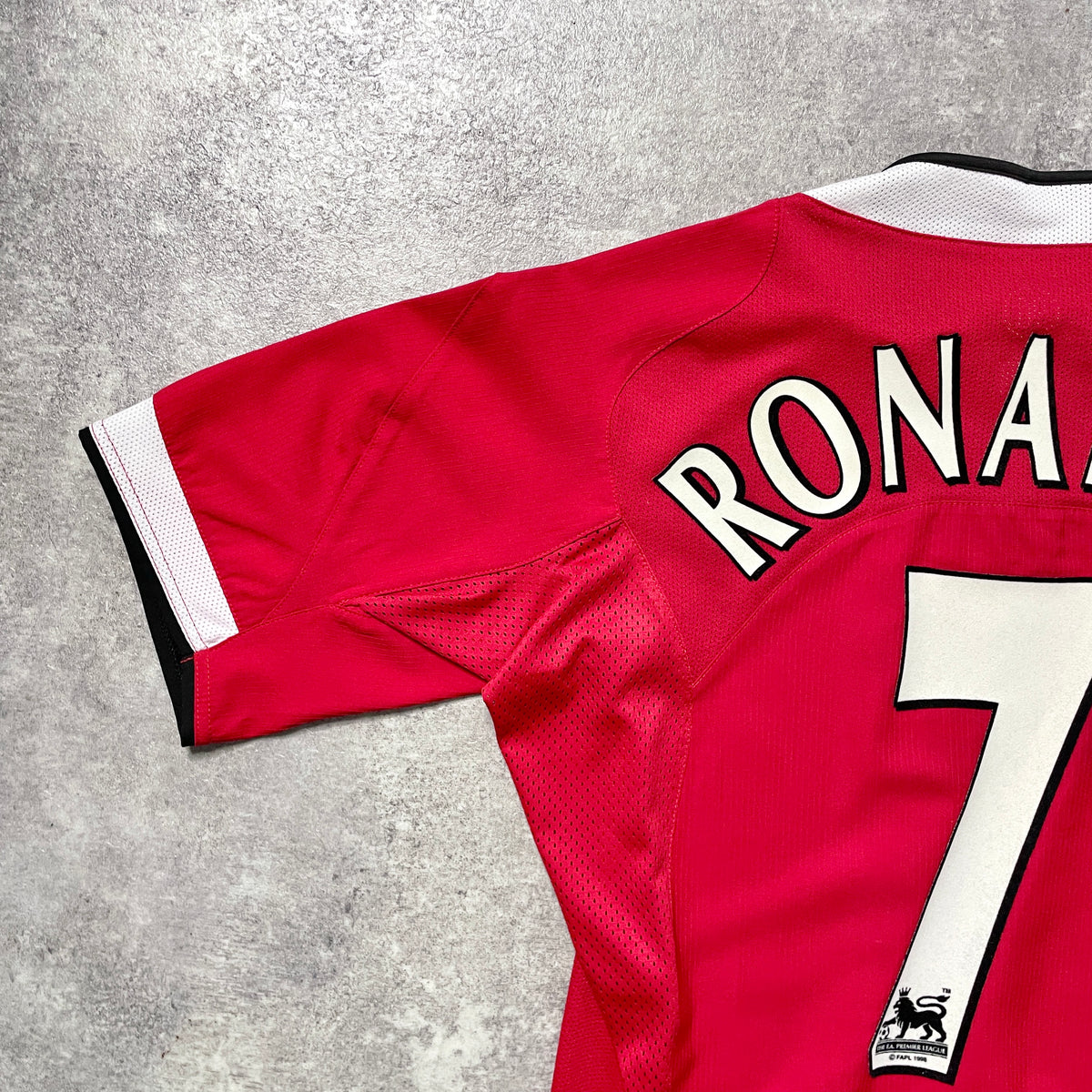 【正規品2004-2006 Manchester United home RONALDO #7】
