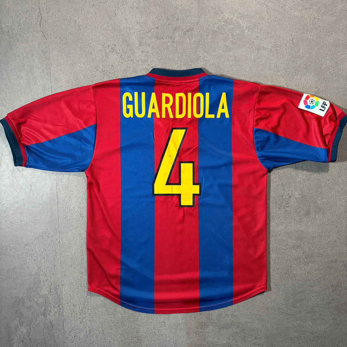 【正規品1998-2000 NIKE Barcelona home GUARDIOLA #4】