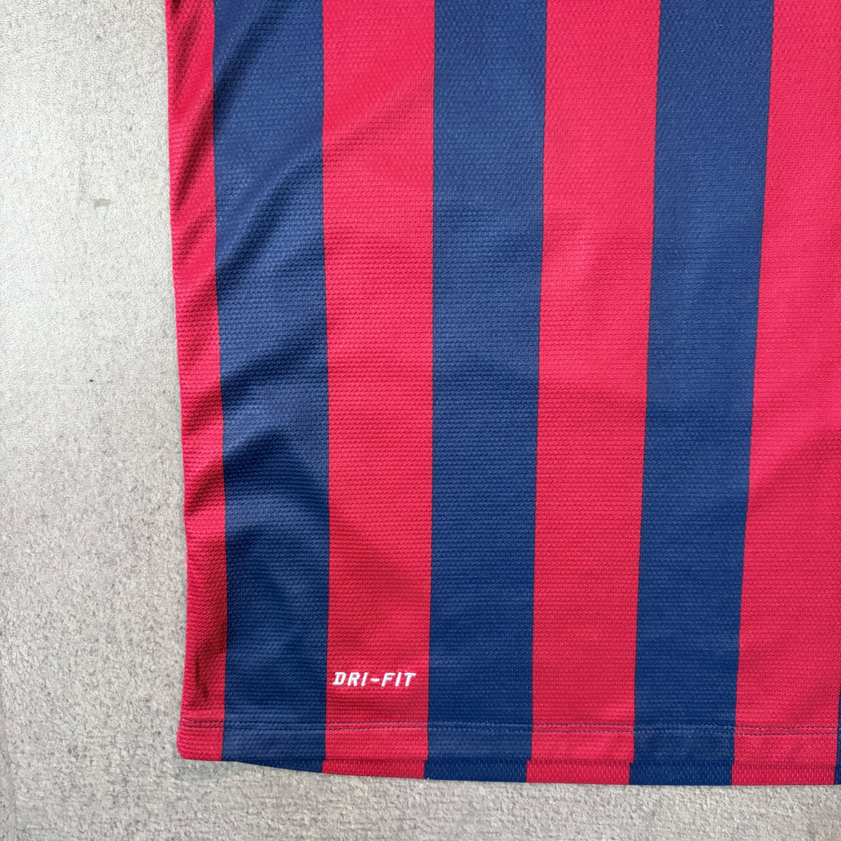 【正規品2013-2014 NIKE Barcelona home XAVI #6】