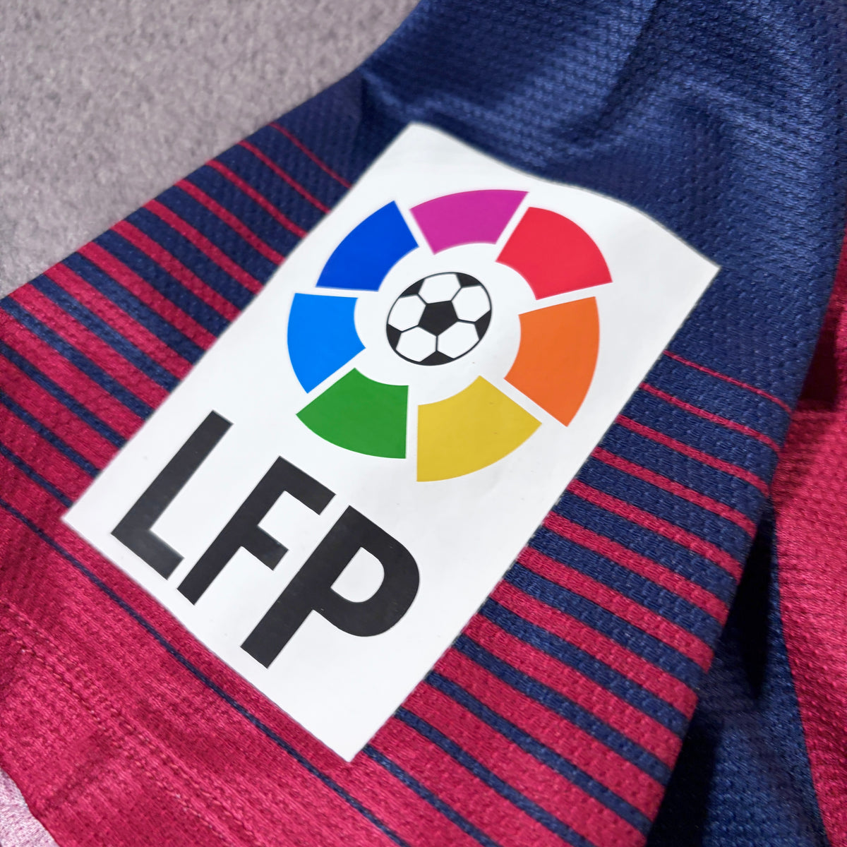 【正規品2013-2014 NIKE Barcelona home XAVI #6】