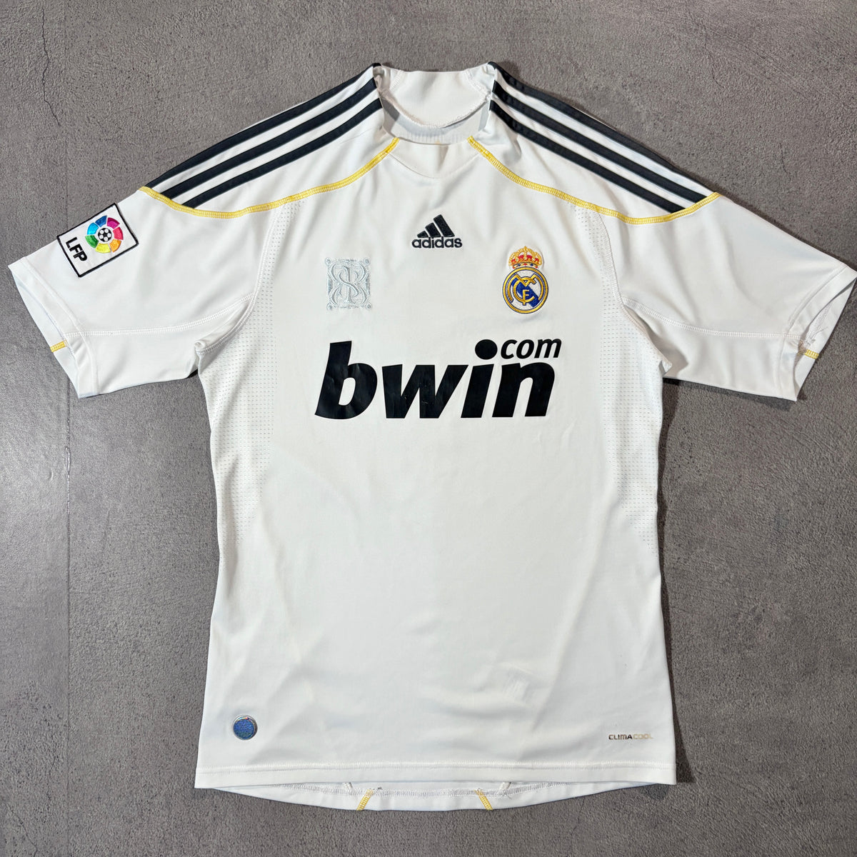 【正規品2009-2010 adidas Real Madrid home BENZEMA #11】