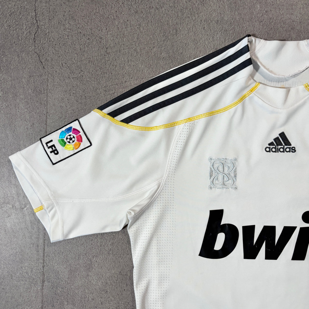 【正規品2009-2010 adidas Real Madrid home BENZEMA #11】