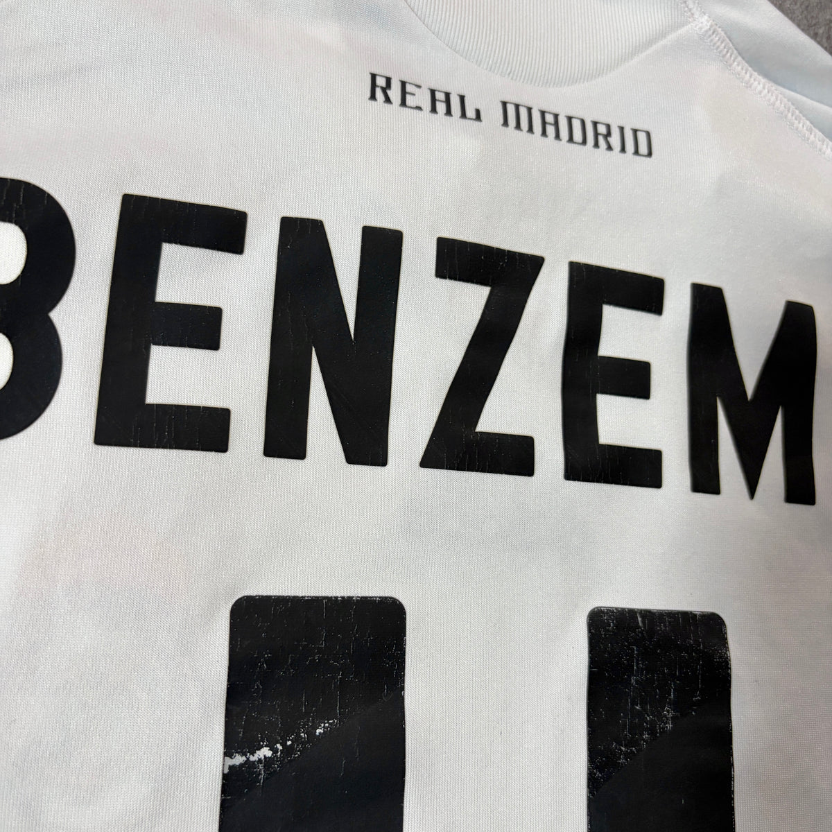 【正規品2009-2010 adidas Real Madrid home BENZEMA #11】