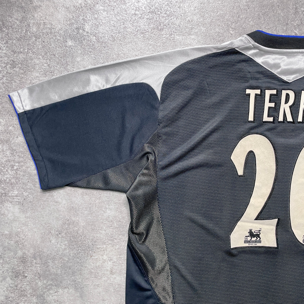 【正規品2004-2006 UMBRO Chelsea away/ 3rd TERRY #26】